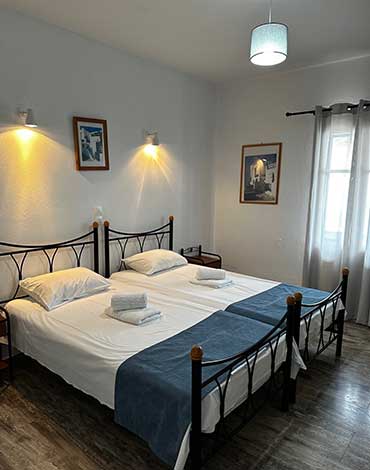 Kyrikos rooms στη Σίφνο - Twin με θέα στο βουνό