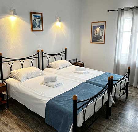 Twin room with mountain view