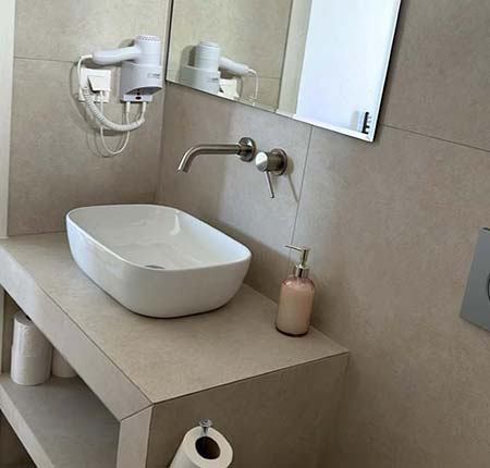 Chambre double avec vue sur le jardin